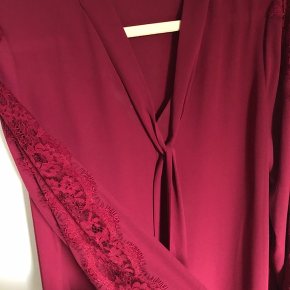 Vince Camuto Deep Red Long Sleeve Blouse. NWT. Size M - Picture 3 of 4